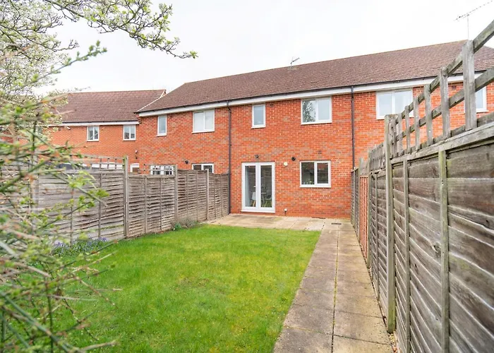Saltbox Stays - 3 Bed With Off-Street Parking, Fast Wifi, Sleeps 7, Central Location