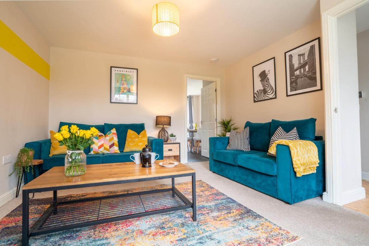 Saltbox - 3 Bed With Off-street Parking, Fast Wifi, Sleeps 7, Location Holiday home *