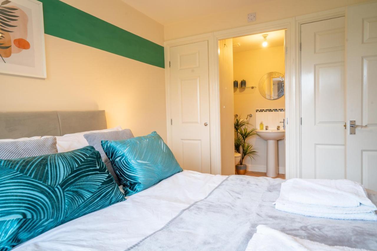 Saltbox - 3 Bed With Off-street Parking, Fast Wifi, Sleeps 7, Location Holiday home Ashby-de-la-Zouch
