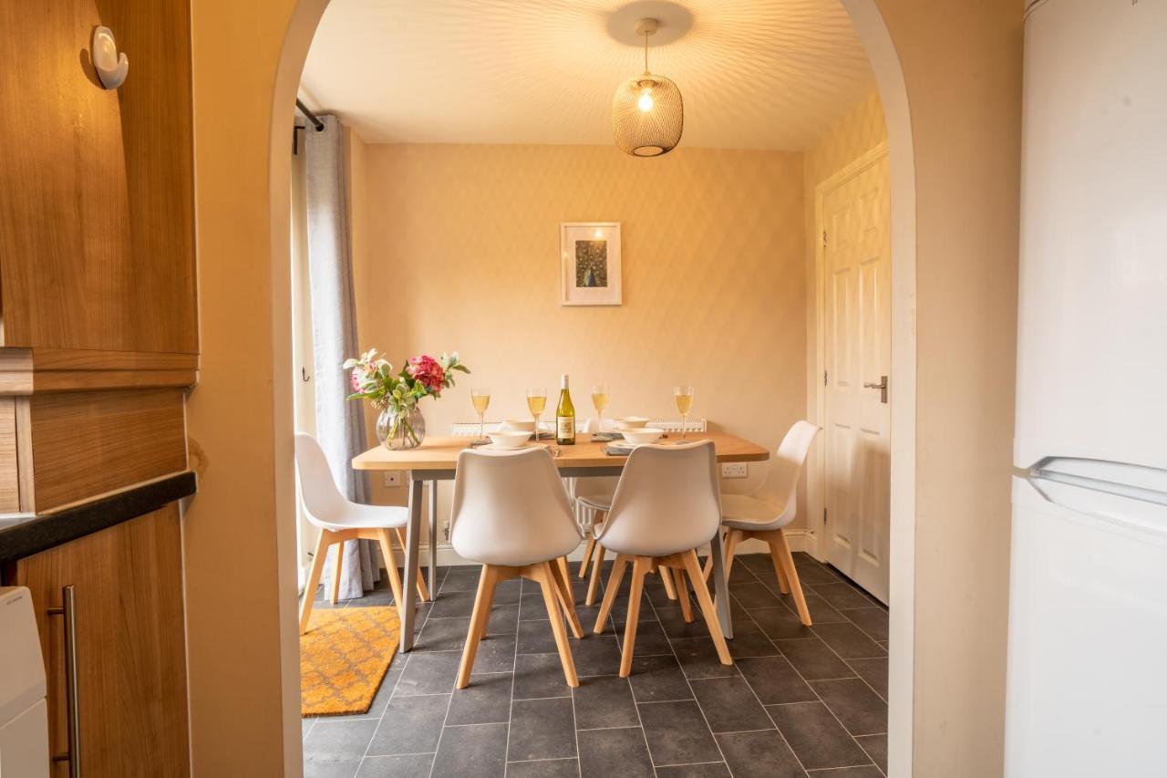 Saltbox - 3 Bed With Off-street Parking, Fast Wifi, Sleeps 7, Location *