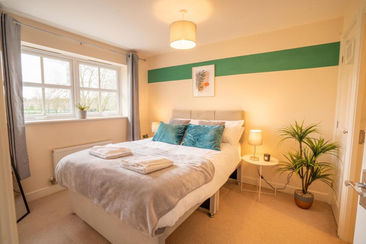 Holiday home Saltbox - 3 Bed With Off-street Parking, Fast Wifi, Sleeps 7, Location *