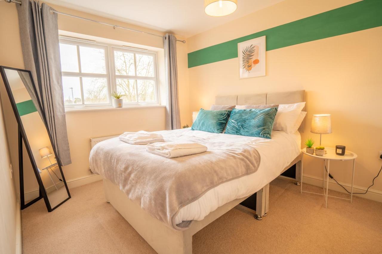 Saltbox - 3 Bed With Off-street Parking, Fast Wifi, Sleeps 7, Location Holiday home *