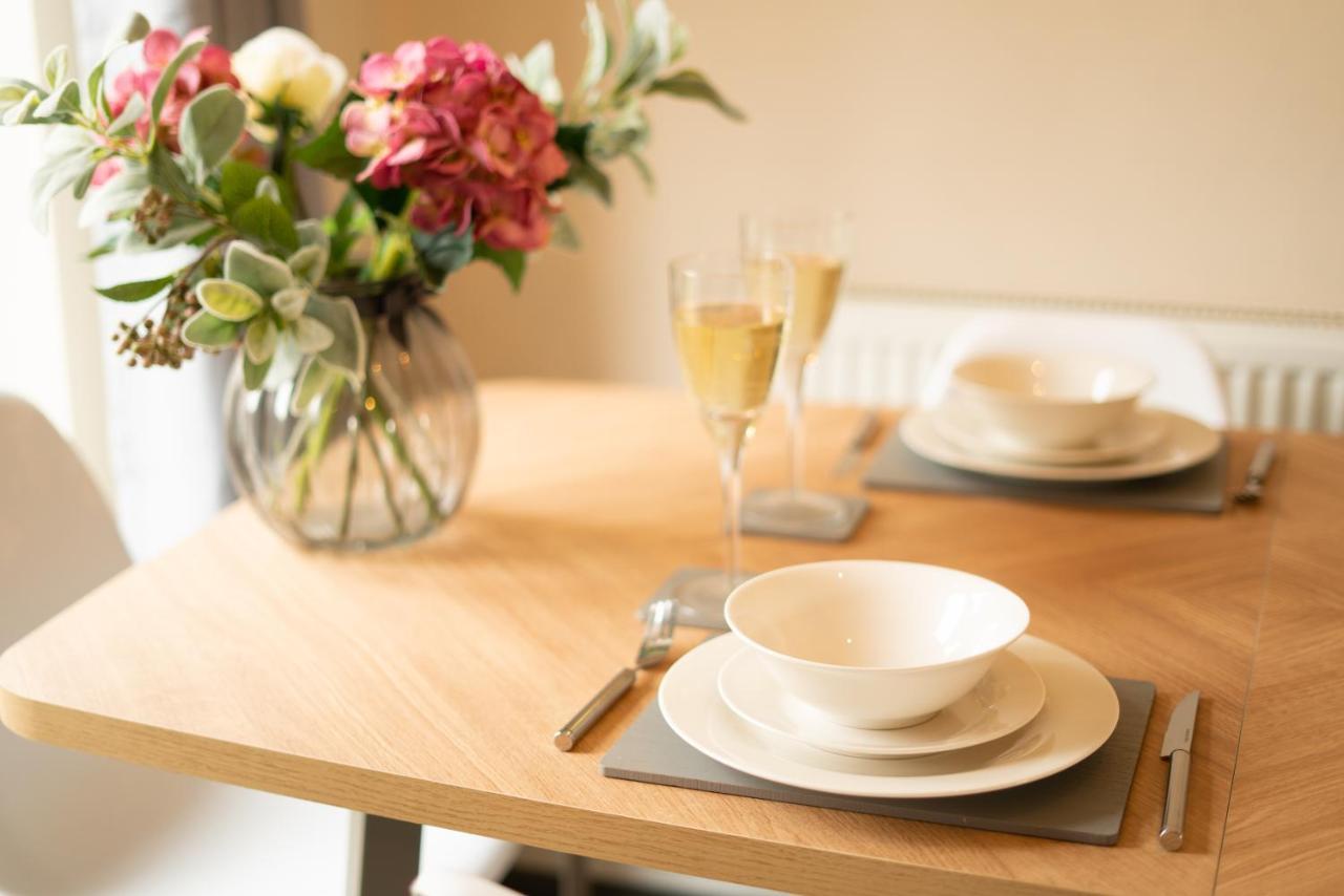 Saltbox - 3 Bed With Off-street Parking, Fast Wifi, Sleeps 7, Location *