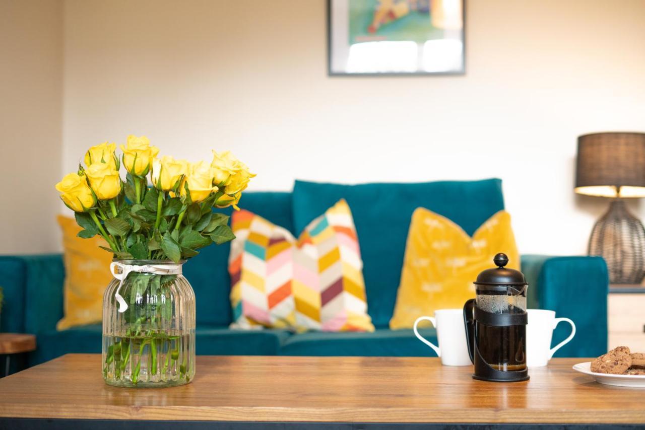 Saltbox - 3 Bed With Off-street Parking, Fast Wifi, Sleeps 7, Location Holiday home *