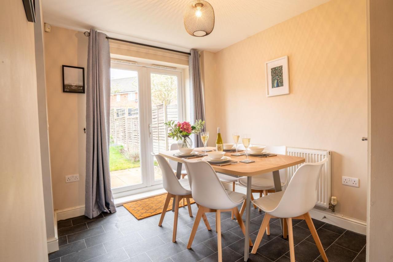 Saltbox - 3 Bed With Off-street Parking, Fast Wifi, Sleeps 7, Location Holiday home Ashby-de-la-Zouch